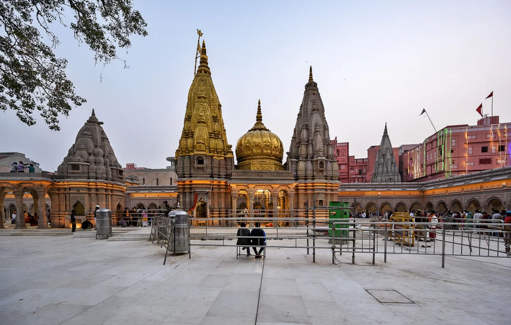 Ayodhya,Prayagraj, Chitrakoot, Varanasi  Tour